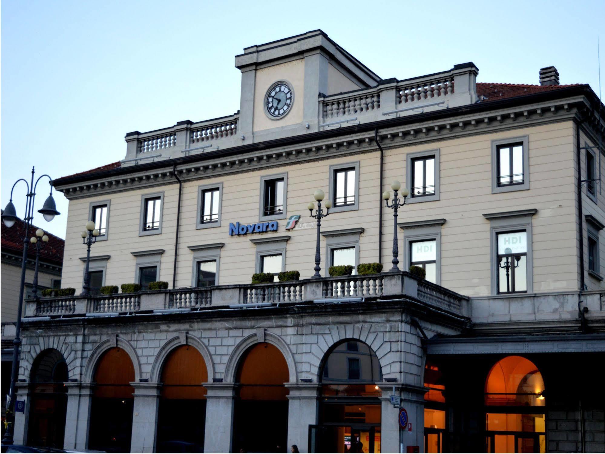 Hotel Stazione Novare Extérieur photo